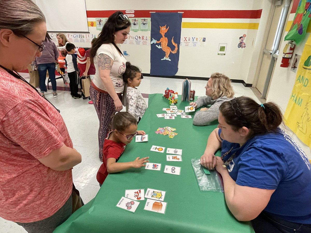 brookbears's tweet photo. @brookbears teachers showing families how to play at home literacy games with a Dr Seuss flair! #webuildthefuture #myteachersrock #weloveourfamilies ❤️ https://t.co/FjuAKkC5ec