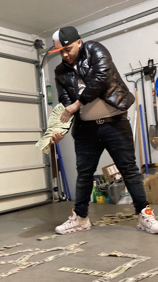 Everythangplaya's tweet photo. We gone skunk y’all niggas in EVERYTHING 🤷🏽♂️😂 #RichOpp https://t.co/8YcraacYAi