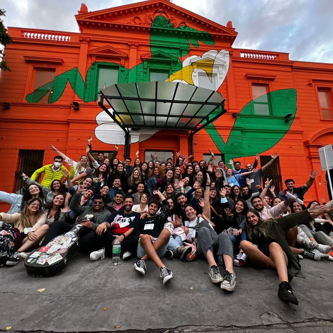 florpellicer's tweet photo. Un fin de semana cargado de energía 🧡
Seguimos trabajando juntxs para transformar nuestras comunidades 💪
#shapingsurBA https://t.co/tJKrrt55aH
