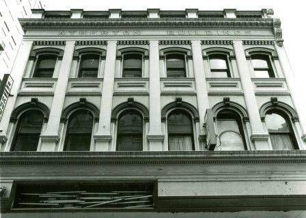 bloodiedwombat's tweet photo. Atherton Building, 272-274 Little Collins Street, #Melbourne, nth side, seen here 1978 looking east to Swanston St just prior to demolition for the Walk Arcade. 
For which this would have made a 3000% better facade than what we are left with.
https://t.co/B6tsaaznBI https://t.co/xRsamS4rRH