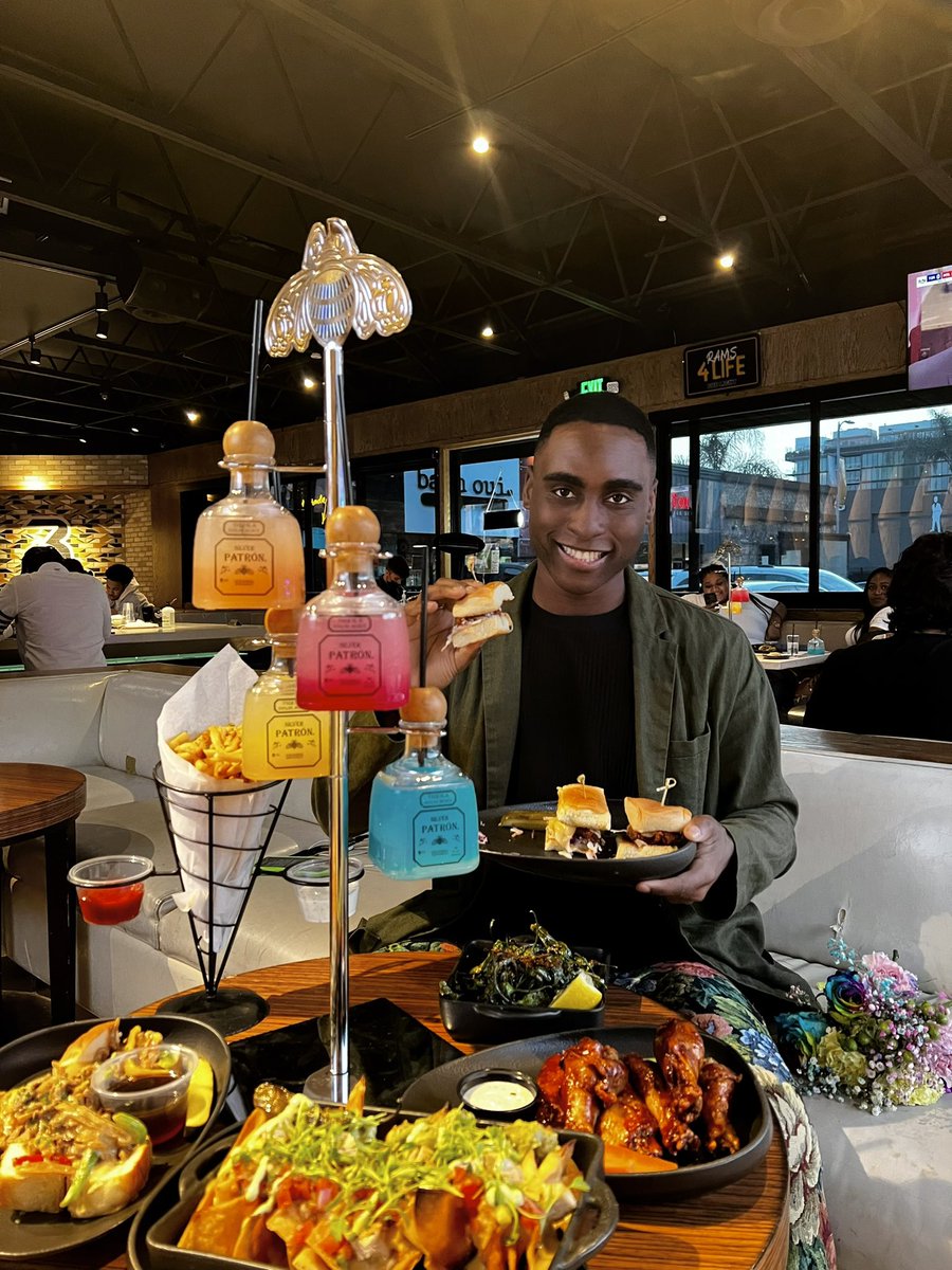 PilatesPapii's tweet photo. The only thing I’m throwing back on a Thursday is these bottles of patron from this Margarita Tree Tower 🍹which you can get for only $50 🤯during #3rdbasela happy hour M-F 4-7pm. They have dishes which includes, Philly cheesesteaks sliders, wings, nachos &amp; more. #EatWithWillie https://t.co/NAHyzZpsIq