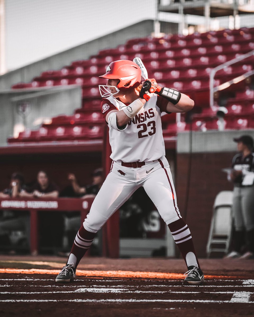 Make that 2⃣0⃣0⃣ career starts for <a href="/McEwenHannah/">Hannah Cunningham</a>