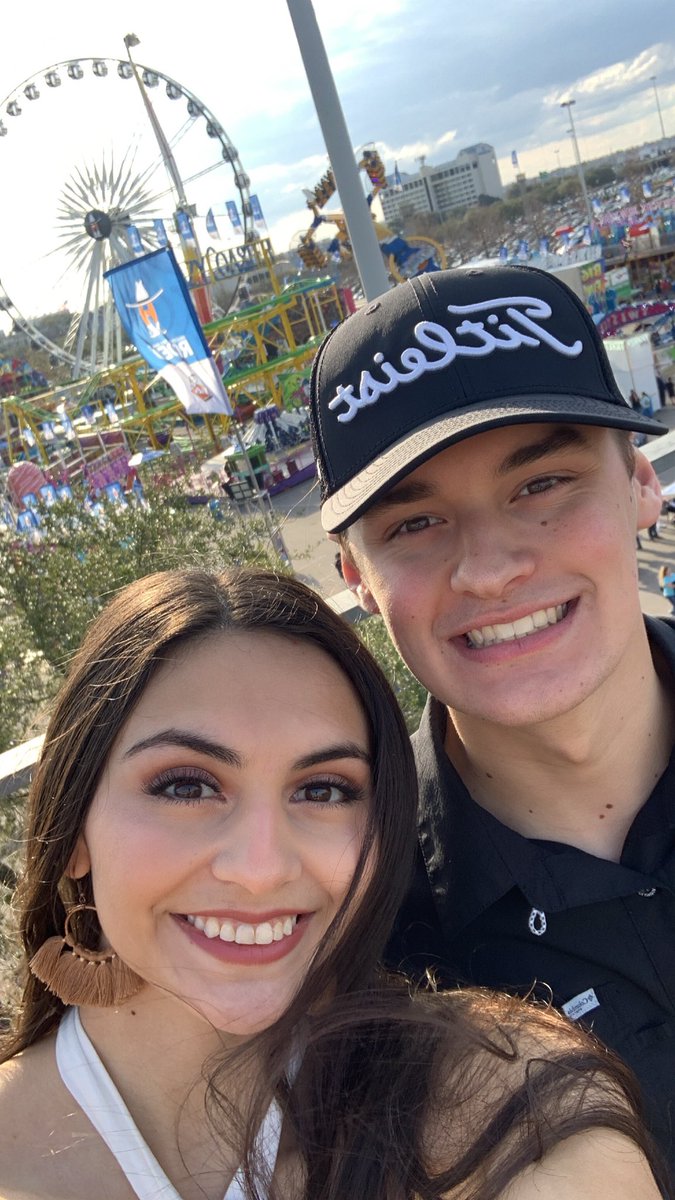 Genesis_0208_'s tweet photo. #RodeoHouston https://t.co/IGKwLT7Hwd