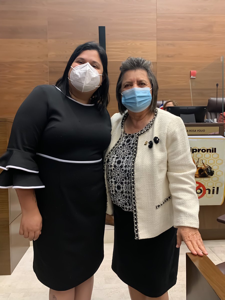Una de las diputadas con quien más lindo he trabajado en estos 4 años es con doña <a href="/AidaMontielCR/">Aida María Montiel</a> . Hemos construido mucho juntas y siempre aprendo de ella y la sabiduría de esas canas.