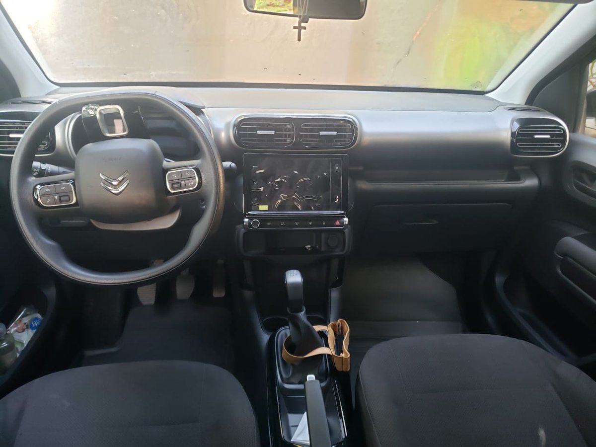 nachocp90's tweet photo. Con dolor y por motivo de viaje ofrezco a la venta mi Citroën C4 Cactus 🇫🇷. Modelo 2021. Mecánico. 17000 km. Mantenimiento al día en la concesionaria oficial. Papeles al día y con seguro para todo el 2022. Funcionamiento impecable. Ni un rasguño. Precio: 98.000.000 Gs. https://t.co/BgiQnHgMEN