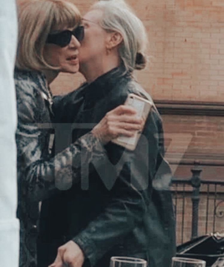 forolddames's tweet image. elas: