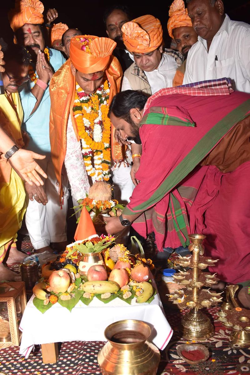 Devendra_1925's tweet photo. श्री राम चौक खुर्सीपार के लोकार्पण कार्यक्रम की कुछ तस्वीरें...

जय श्री राम 🚩 https://t.co/W2yRwo46Ua