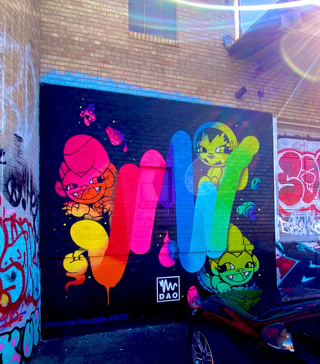 AB in real life! #SquiggleMural <a href="/squiggleDAO/">SquiggleDAO</a> <a href="/persueone/">MR. PERSUE</a>