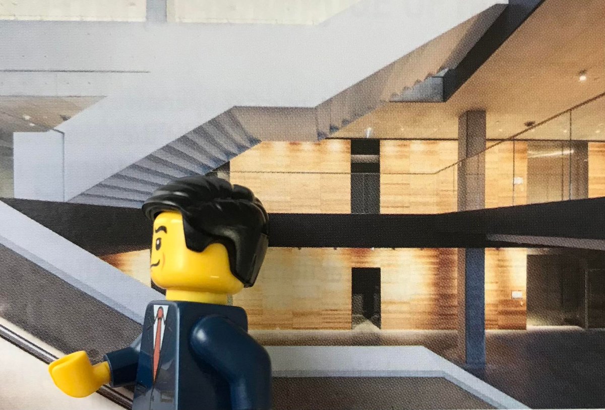 Happy International Lego Classicism Day! 🎊 Here's a photo of Lego Dr Chau Chak Wing at Chau Chak Wing Museum @ccwm_sydney @Sydney_Uni for #ilcd2022 with the amazing lego figure created by @LegoClassicists!

#internationallegoclassicismday #lego #LEGO  #chauchakwingmuseum #museum