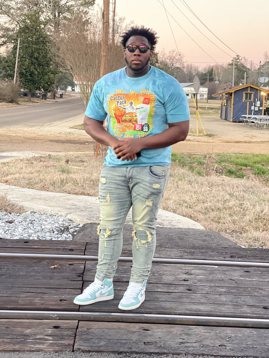 ColinG_legend's tweet photo. Never ❌ be so loyal that you betray 🔪yourself 💯. #GramFam https://t.co/hs9flUEmRu