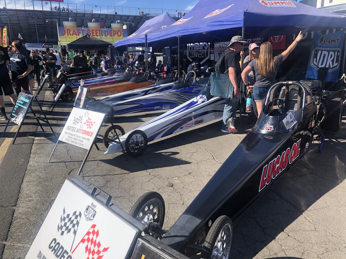 Just_Ask_Paul's tweet photo. NHRA Winternationals Saturday qualifying.  It amazes me that these crews can tear down, make adjustments, repairs &amp; re-build the entire engine in a short time &amp; then race it at 200-300+ mph!  #NHRA #NHRAQualifying \#Winternationals #AutoclubRaceway #ThankyouVetTix #VetTix https://t.co/ZBfh0wF3dx