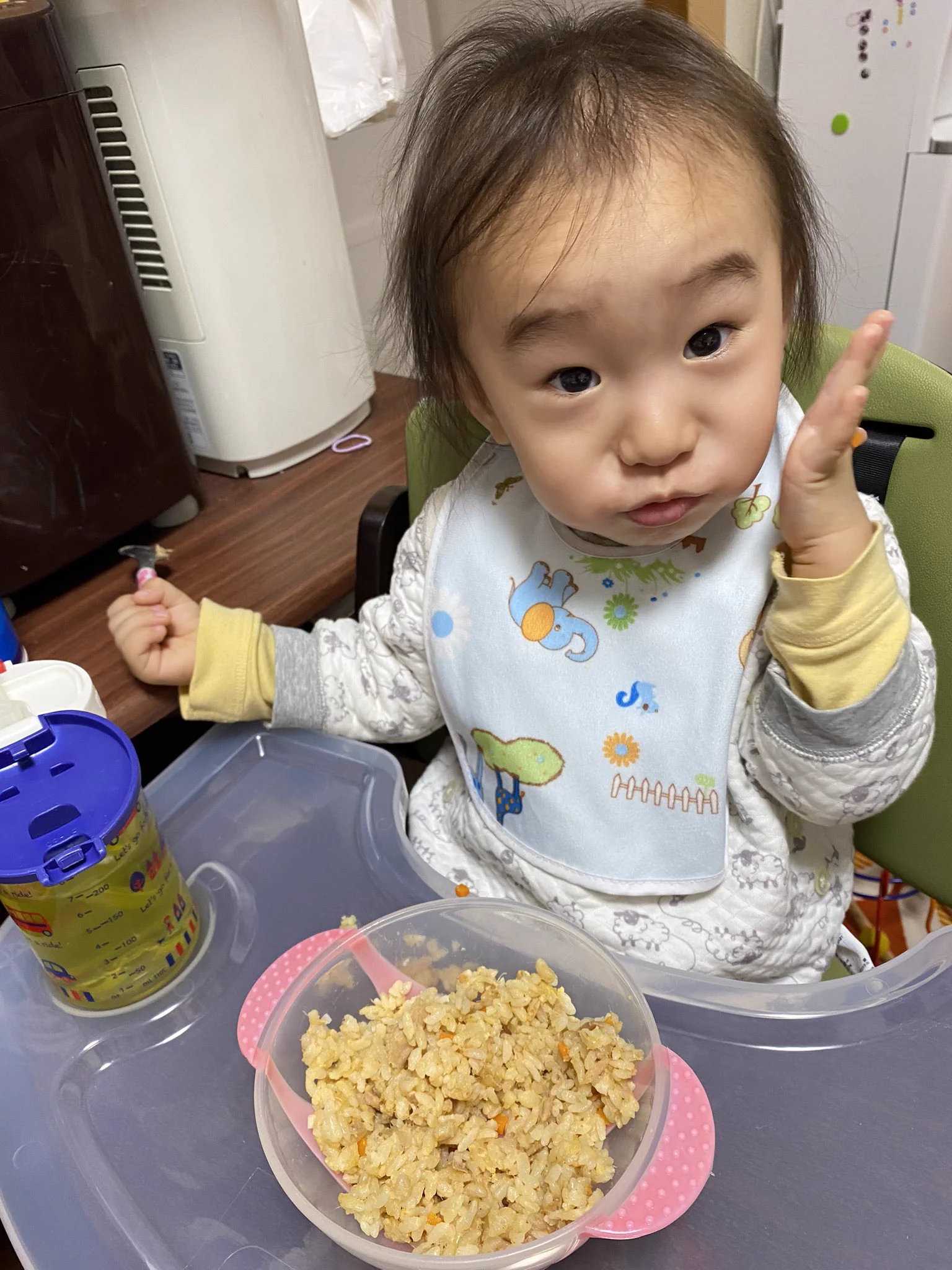 冷凍チャーハンは食べるのに、手作り炒飯は要らんという3歳娘が「美味しい！」と食べてくれました。
1歳息子も【美味しい】のベビーサインが止まりませんでした。
またこの味付けでチャーハン作ってあげようと思います。  