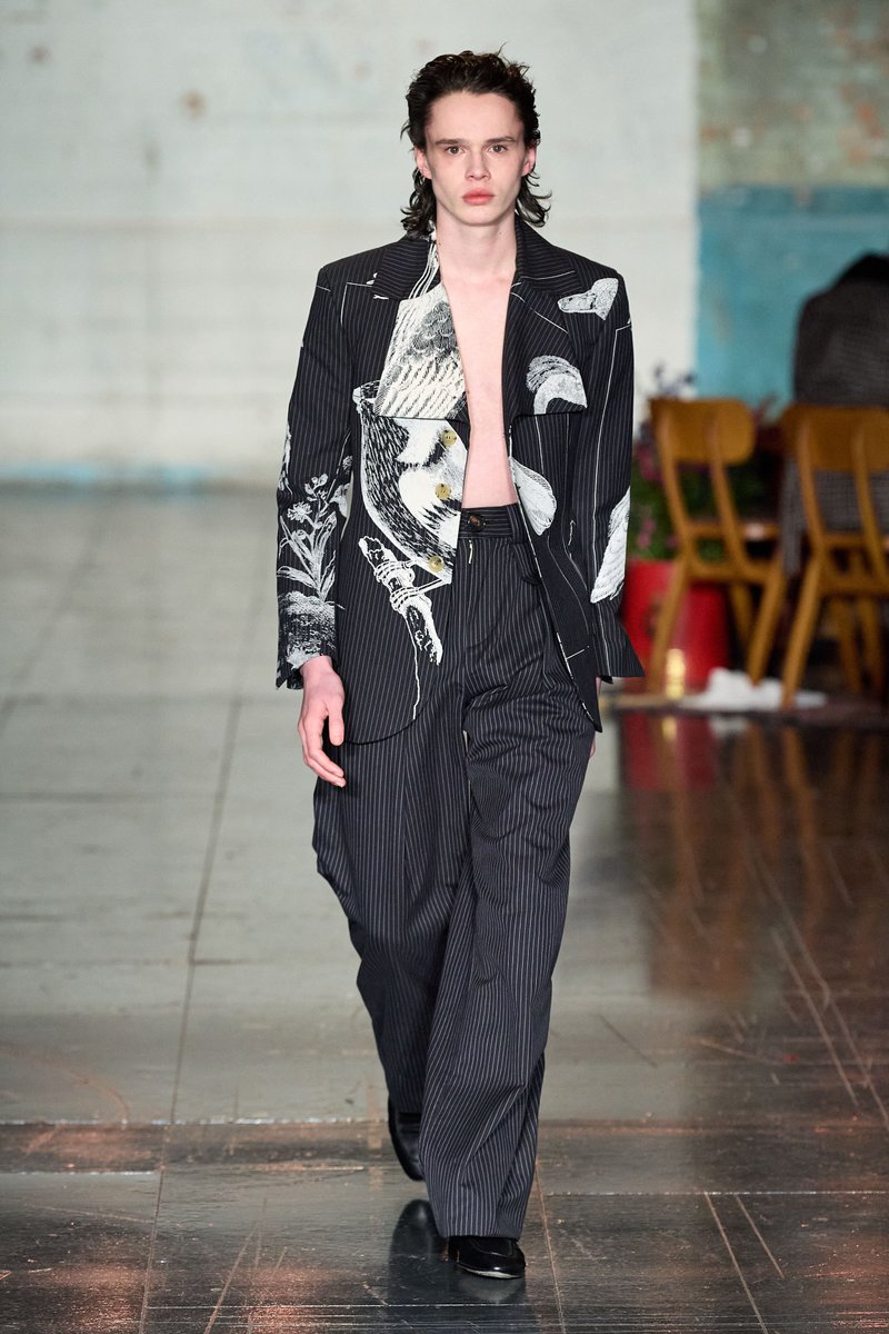 Vogue Runway tweet media