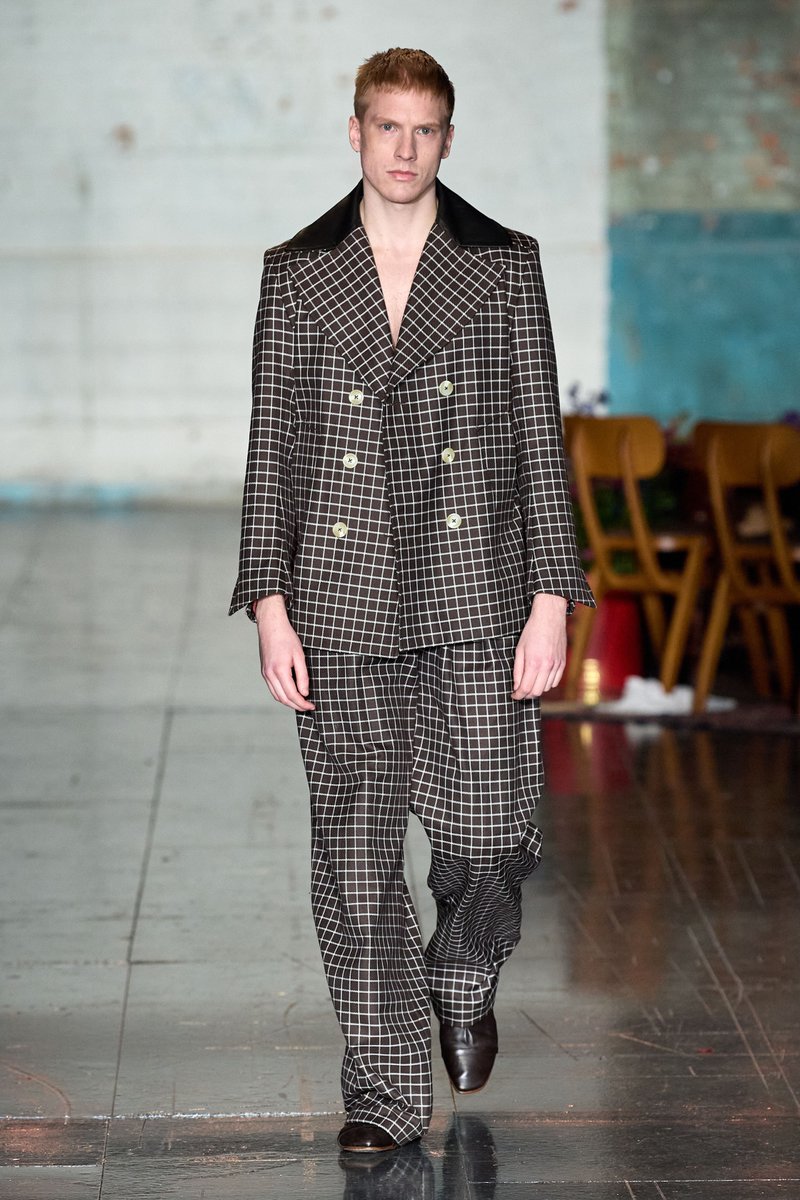 Vogue Runway tweet media