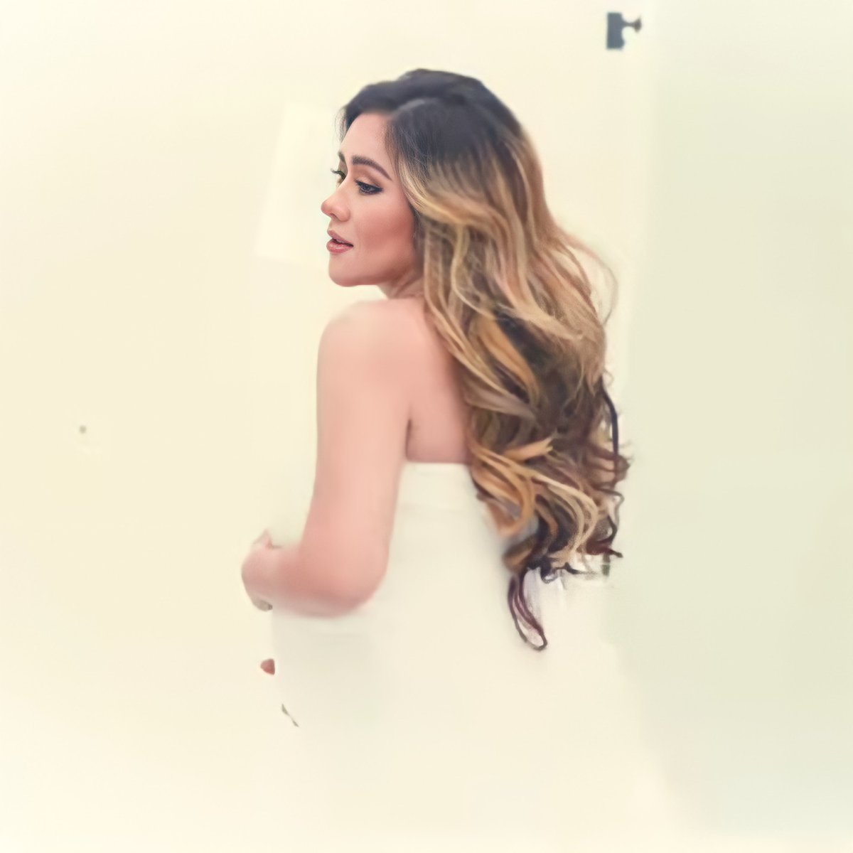 UpdateAngeline's tweet photo. Ang gandang buntis. Queen of Maternity Shoot ✨

ElevenAndBeyond ANGELINE
@LoveAQuinto #AngelineQuinto 

ElevenNaTayo ANGELINERS https://t.co/wNEgYVWsnF