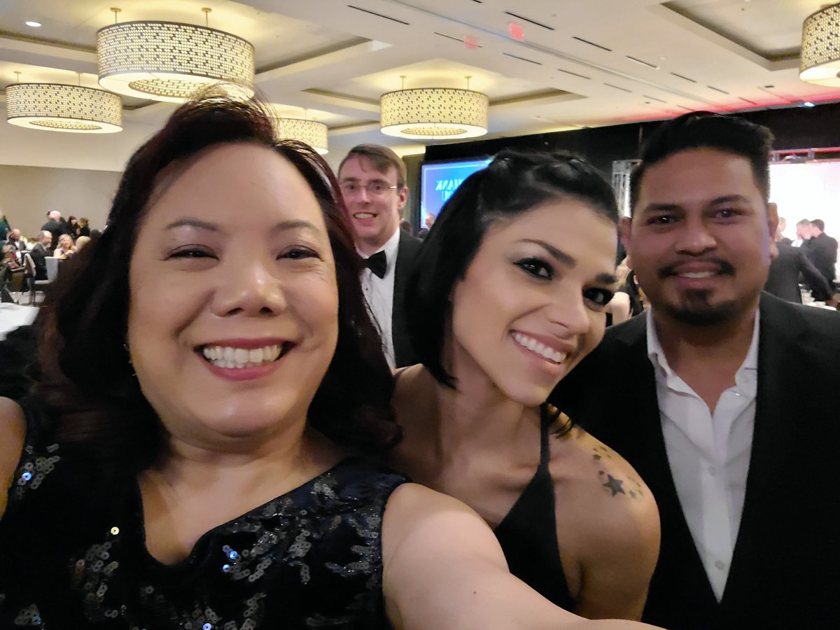 Htorres37's tweet photo. Making new #netfriends at the @DallasHR #HRSTARS Gala! Had a blast celebrating #HRPROFESSIONALS. #TheCEOSofNetworking #HRHeidi https://t.co/biBBevMbnJ