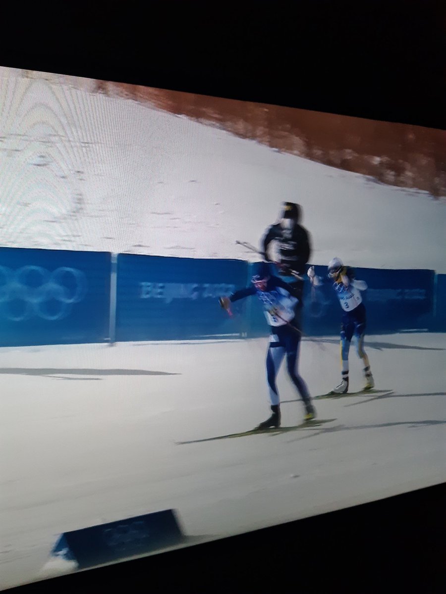 Tää oli kyllä yksi kisojen kovimmista suorituksista <a href="/NiskanenKerttu/">Kerttu Niskanen</a> ! Käsittämätön nousu! Urheilua parhaimmillaan!💪💯💪 #OlympicTeamFi #Peking2022