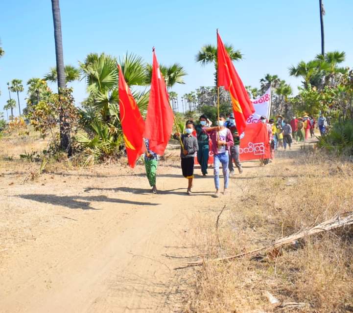 pzl_jourlm's tweet photo. Such vigorous citizens massively marched 347th coalition strike to eliminate the fascist regime in the villages of northern #SaLingyi and eastern #YinMarPin towns .

#WarCrimesOfJunta 
#2022Feb20Coup 
#WhatsHappeningInMyanmar https://t.co/KbWPtHY9eA