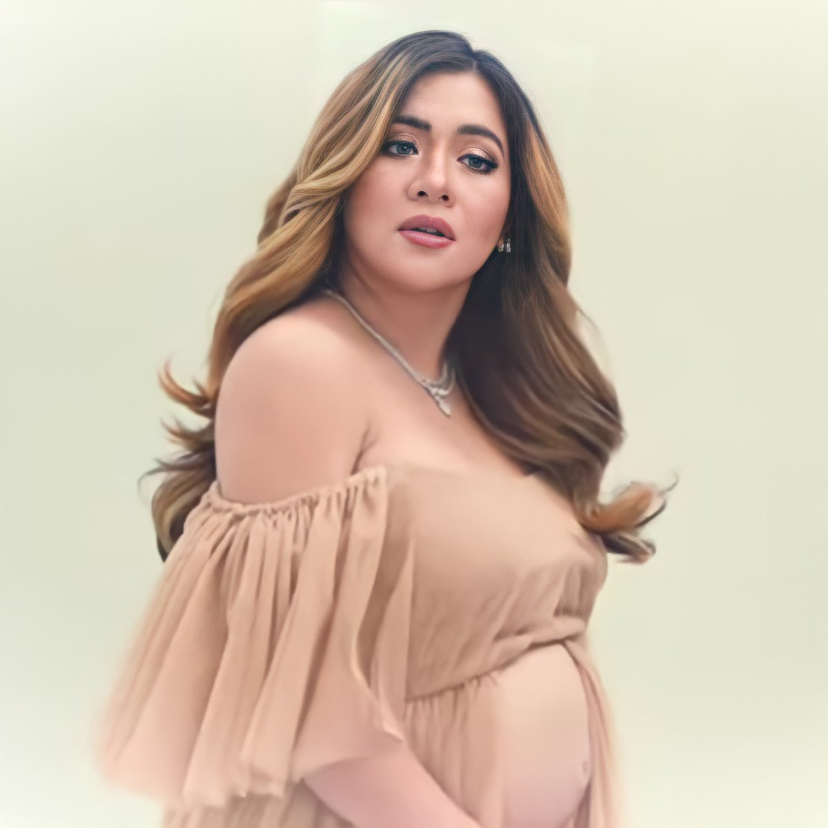 iamjoannne's tweet photo. Angeline Quinto in her maternity shoot

ElevenAndBeyond ANGELINE
@LoveAQuinto #AngelineQuinto 

ElevenNaTayo ANGELINERS https://t.co/9gcBiDuLrr