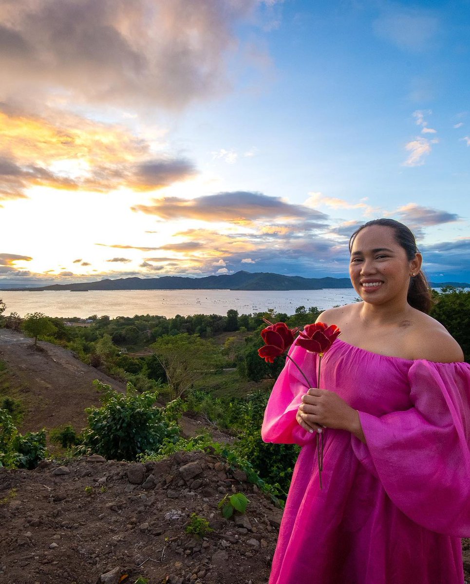 inquirerdotnet's tweet photo. LOOK: Wearing a pink dress, Olympic gold medalist Hilidyn Diaz channeled her inner Luisa Madrigal from the Disney movie "Encanto" in a photoshoot to celebrate her 31st birthday on Sunday, February 20.

📸Hilidyn Diaz/Instagram https://t.co/ZxvvxdjCpY