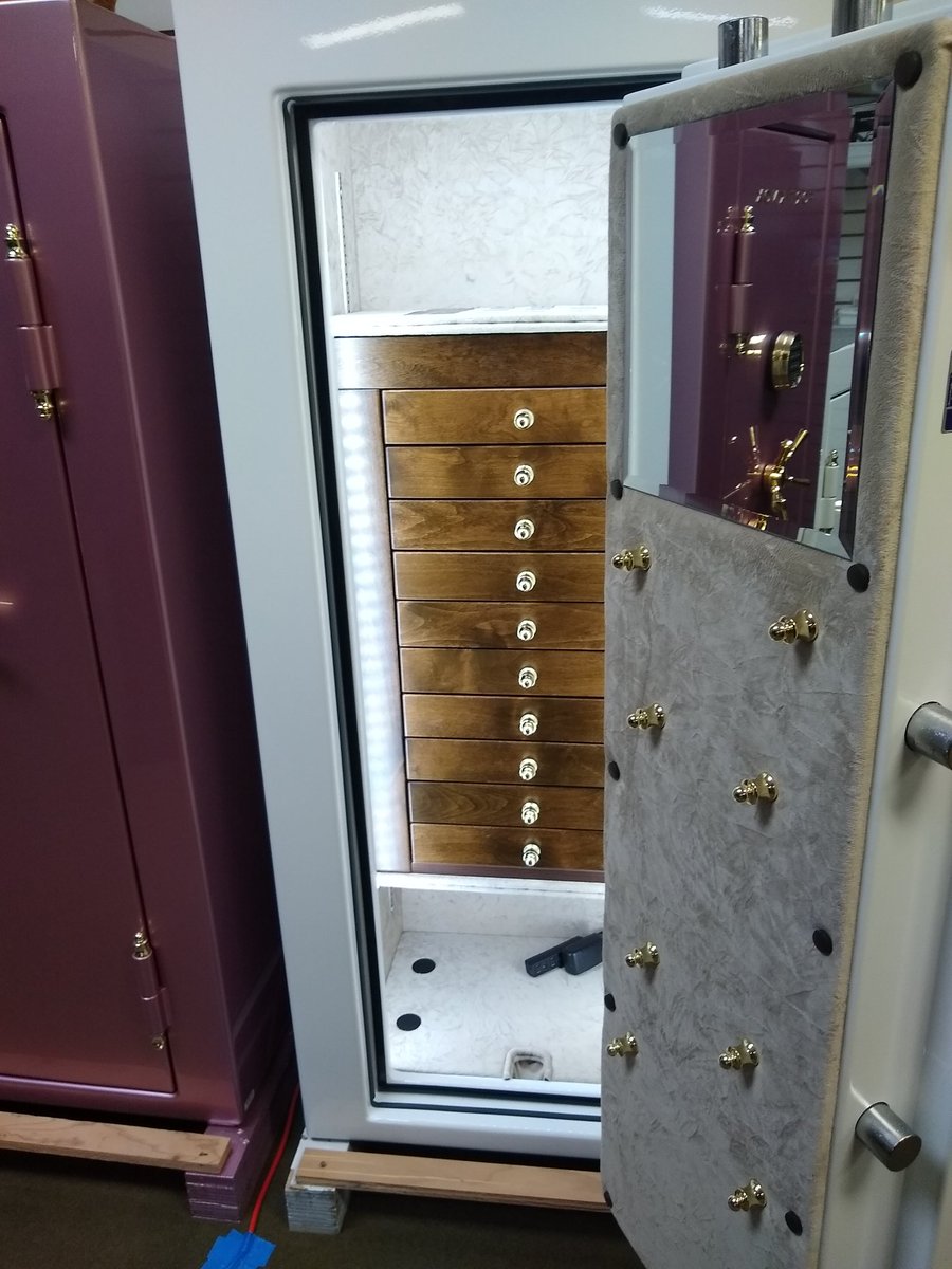 cesafes's tweet photo. Luxory Home safe in Brilliant White gloss with gold trim accents. #beautiful https://t.co/ZRJVOKmgqe