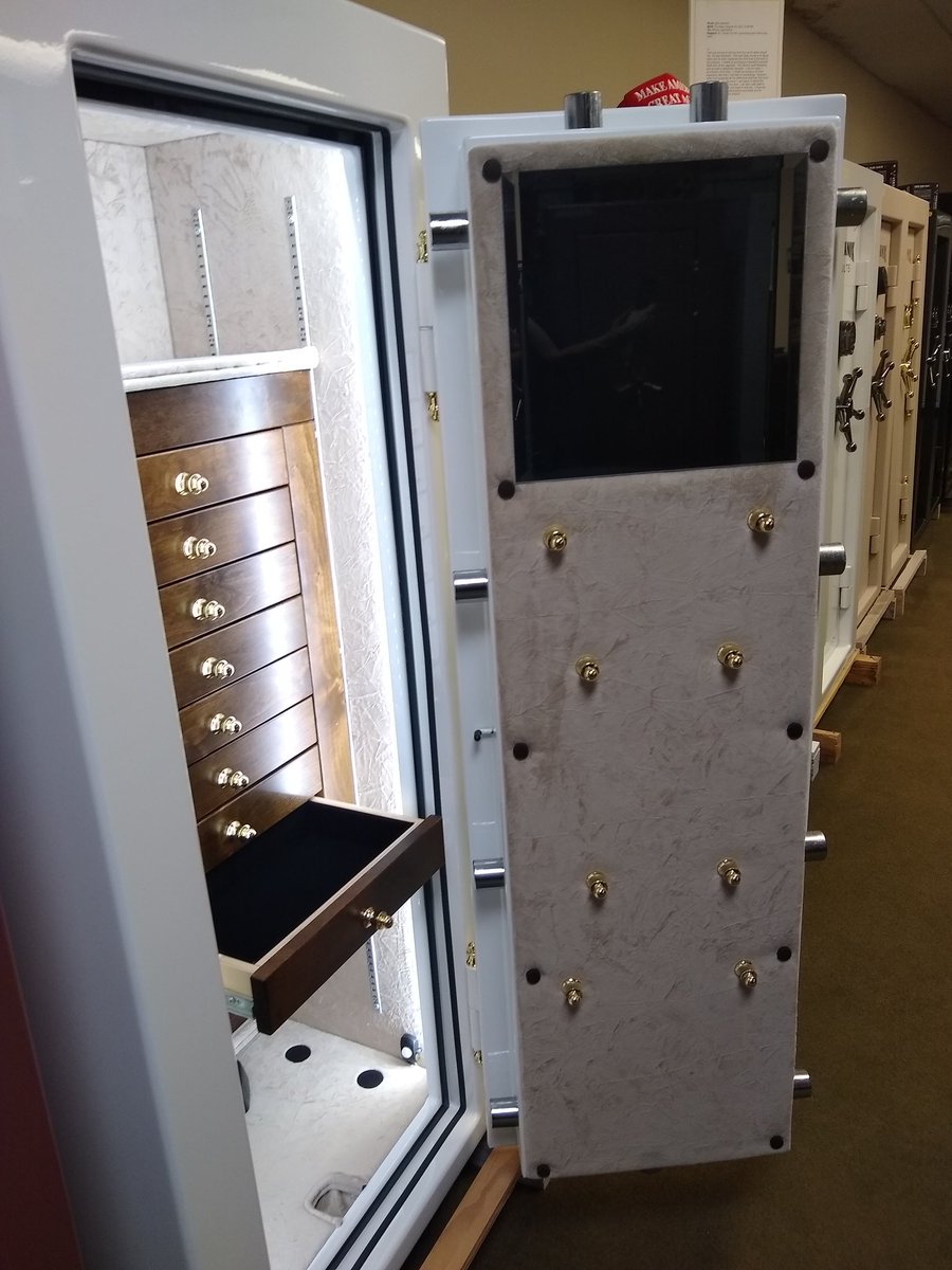 cesafes's tweet photo. Luxory Home safe in Brilliant White gloss with gold trim accents. #beautiful https://t.co/ZRJVOKmgqe