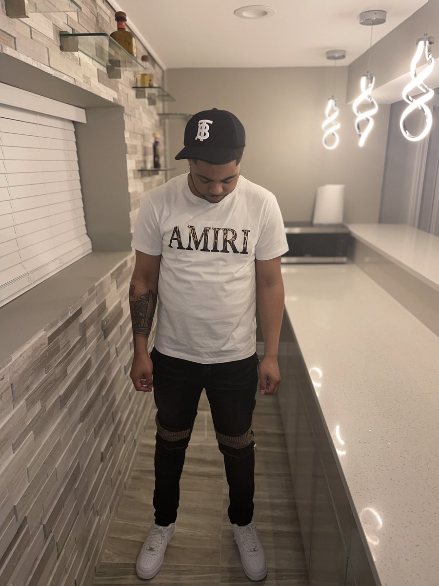 RealTaymoney2x's tweet photo. We Forever In Motion I’m Really Him 🖤🥷🏽 (My Birthday Monday But I Celebrated Today #22 🎂🥳) #LLStunna #LLVROY https://t.co/Qu9Q6CK7Sb