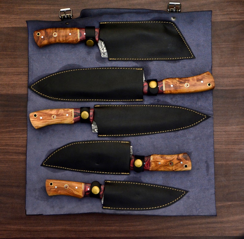 handiblade's tweet photo. Handmade Damascus steal Chef set Available for Order👇
 https://t.co/hZGX8xjic8

.
.
.
#chefset#chefknives#chefsets#handmade#Damascus https://t.co/n14gvYK2Q5