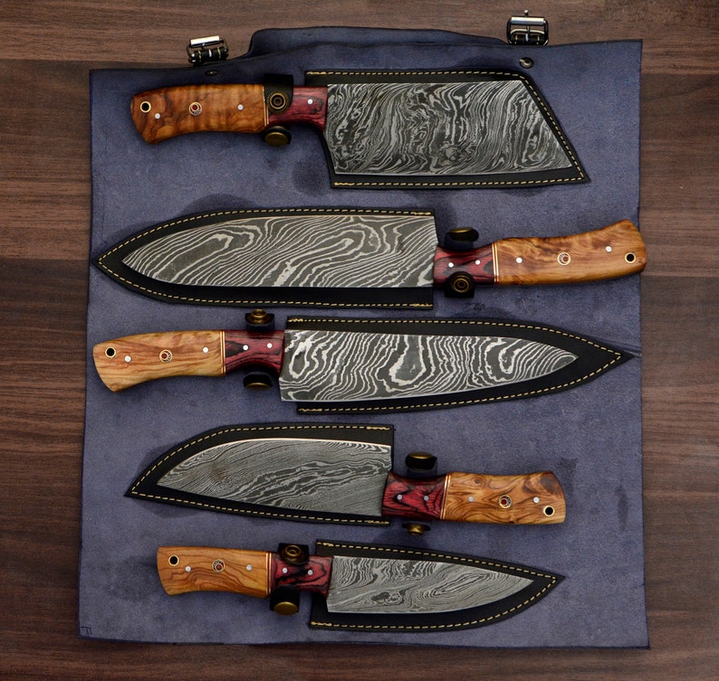 handiblade's tweet photo. Handmade Damascus steal Chef set Available for Order👇
 https://t.co/hZGX8xjic8

.
.
.
#chefset#chefknives#chefsets#handmade#Damascus https://t.co/n14gvYK2Q5