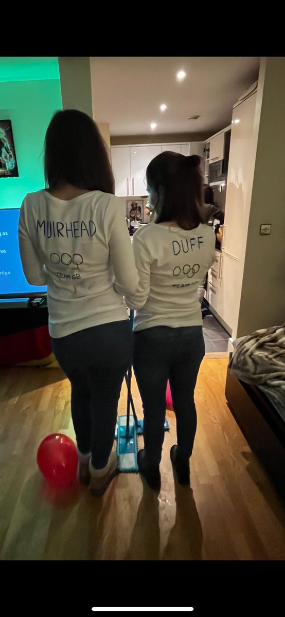 jen_mon1's tweet photo. Getting ready for the #curling. Come on Eve and team! #winterolympics @BBCSport https://t.co/xtZYKhDxiZ