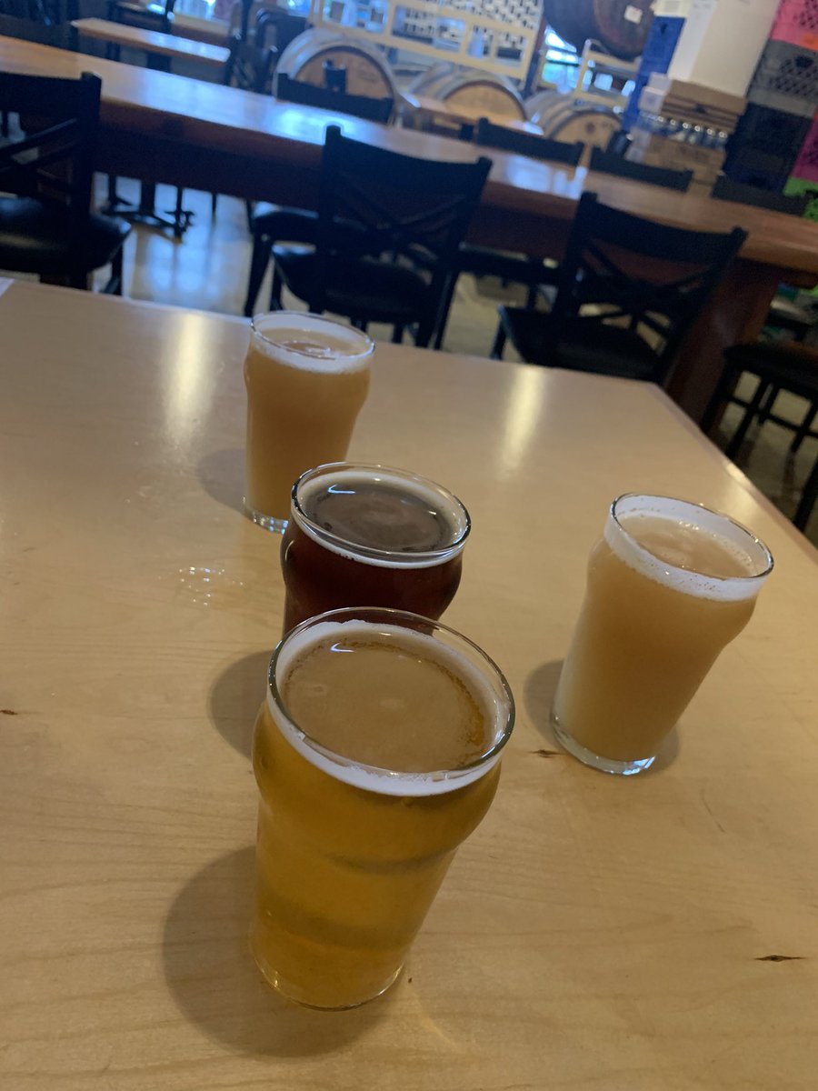zachlark's tweet photo. @burkebrewing the #BohemianPilsner was awesome. 💪💪
Also enjoyed #WaitingOutTheWeather hazy IPA plus and the fantastic #EmbersOnly smoked lager.
If you’re near #Seattle UDistrict… you gotta stop by the Burke! https://t.co/gZQkBE9lDR