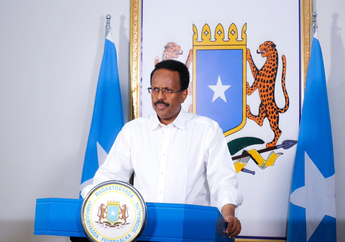 Somalison69's tweet photo. President Farmajo won’t take part in a shady transactions of 7million. Here is why.
▶️@M_Farmaajo turned down an 80 million dollar bribe to severe ties with Qatar.
▶️He kept the illegal 9.6m from UAE in the central bank.
▶️Never steal from government.
We say no to defamation. https://t.co/OAGzLnJkGS