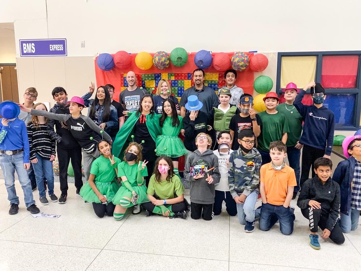 marleneavazquez's tweet photo. Hard works pays off! The Chosen Aliens won the @firstlegoleague championship with the BEST SCORES overall!! Probotic Kids won the Rising Star award!! Both teams will be moving on! Couldn’t done this without @cyclinganderson @OISsciguy @MacScience_5 @RachelWeberFun 🤖 @TISDOIS https://t.co/bE8eVagdIk
