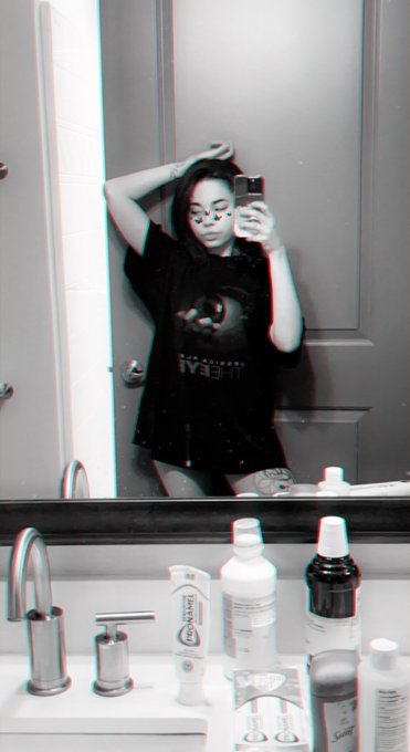 😘💋💕 https://t.co/1jXiLSnO2d<a href="/tag/feelingcute"class="tags"><span>#feelingcute</span></a>