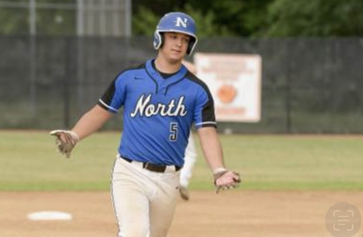 tier1elitebb's tweet photo. Welcome to the coaching staff Coach Luke Bolender(Coach Bo)! @LukeBolender1 

Coach Bo is a former catcher and grad of @StCharlesNorth. Coach is currently playing at @ElginCommColl. 

@scnhomeplate @SCNbaseball @CoachTG2 @ElgCCBaseball1 @CoachWik21 https://t.co/SkkeOFKuXL
