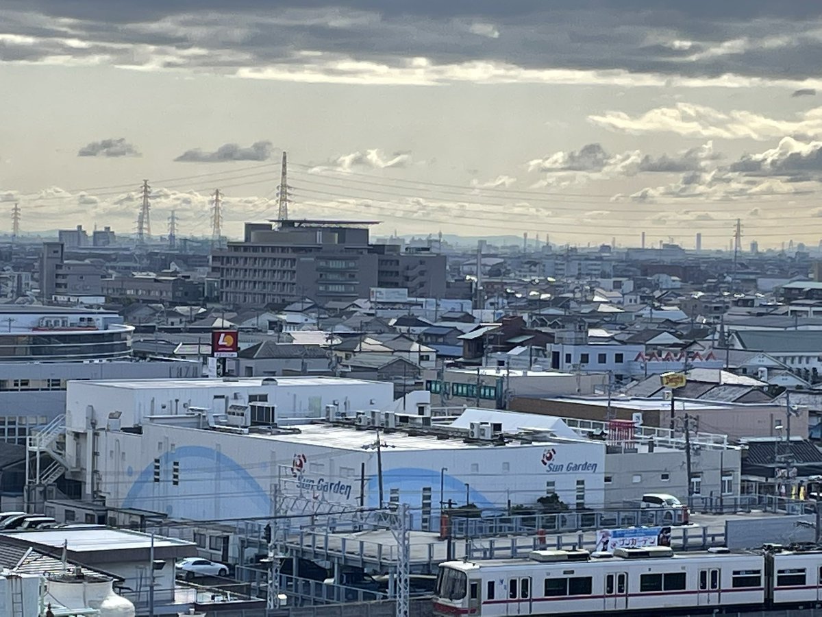 sungarden25's tweet photo. おはようございます😃

雨も上がり、雲ひとつ無…いどころか見渡す限り☁️が広がる空の下、スポーツプラザは本日も平常運転で営業しています🏋️🧘‍♀️🏊‍♂️🏃‍♀️
本日も、皆様のご来館をお待ちしております🤗

#イマソラ 
#中の人���信 https://t.co/xhsEndvEA0