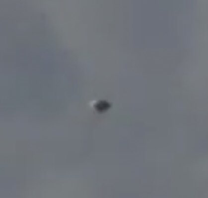 greenbudha's tweet photo. CNN ran this story a few years ago which seemed amazing, and more amazing that there was no other follow up🤔🤷🏼‍♂️ Where’s Mick when you need him?🤣🤣👍🏻👍🏻 #ufotwitter #mickwest 
https://t.co/LgStZZrKYc https://t.co/CfjccPdUvI