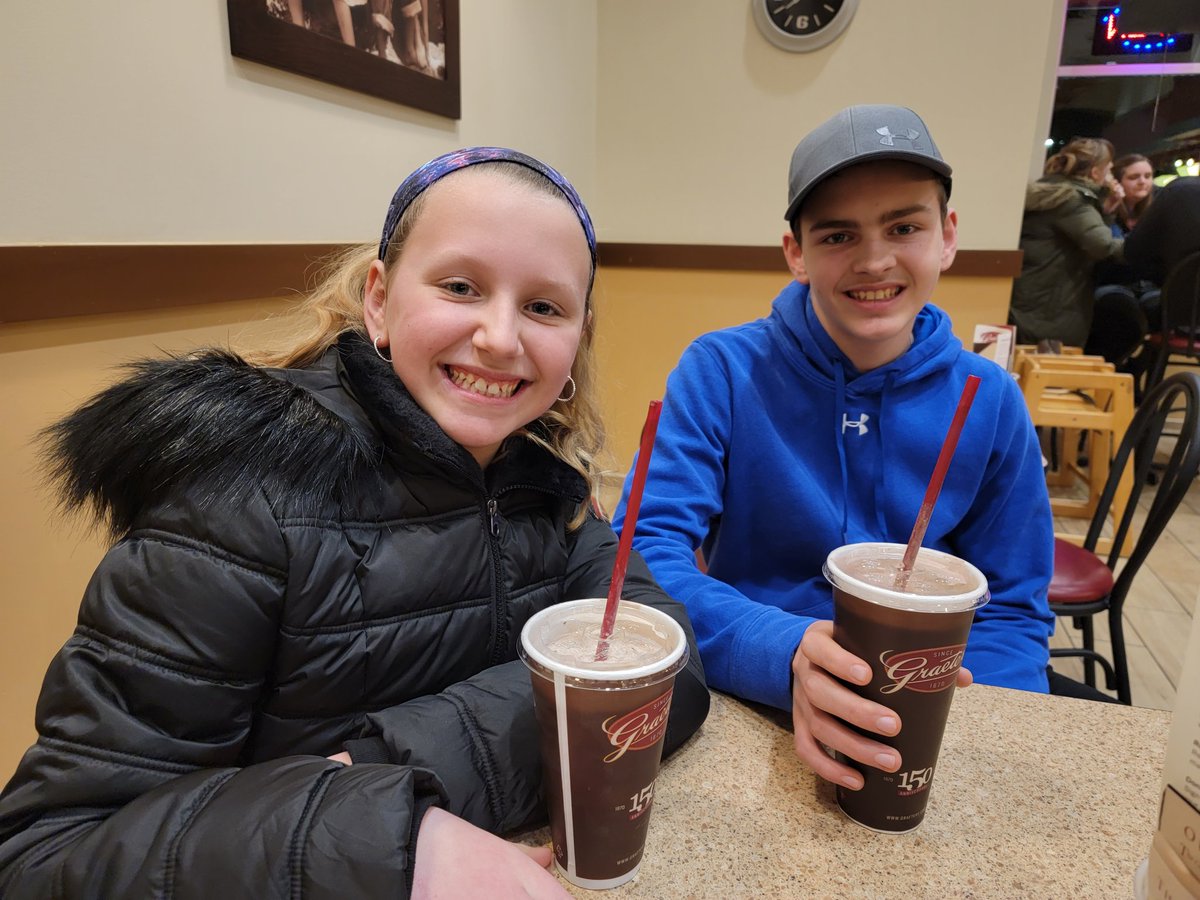 miranda_getz's tweet photo. Lots of good things happening in the Getz house this week....a great talent show performance, a personal beat archery score for Delaney and just got word that Larken made Scott Freshman Baseball team!! Had to celebrate with some Graeters!!🍦🍨
#WMSWildcats #futureScottEagle https://t.co/sYjwUAL9Mx