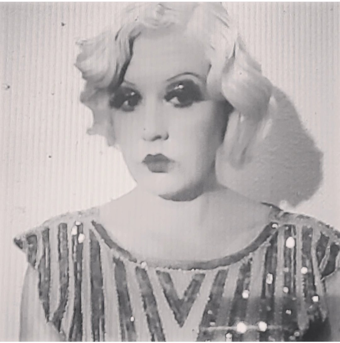SMOKINGMARYJANE's tweet photo. Live now The MaryJane Show #1923 https://t.co/SgcrtFLvsD https://t.co/LT5Eqc3e4H