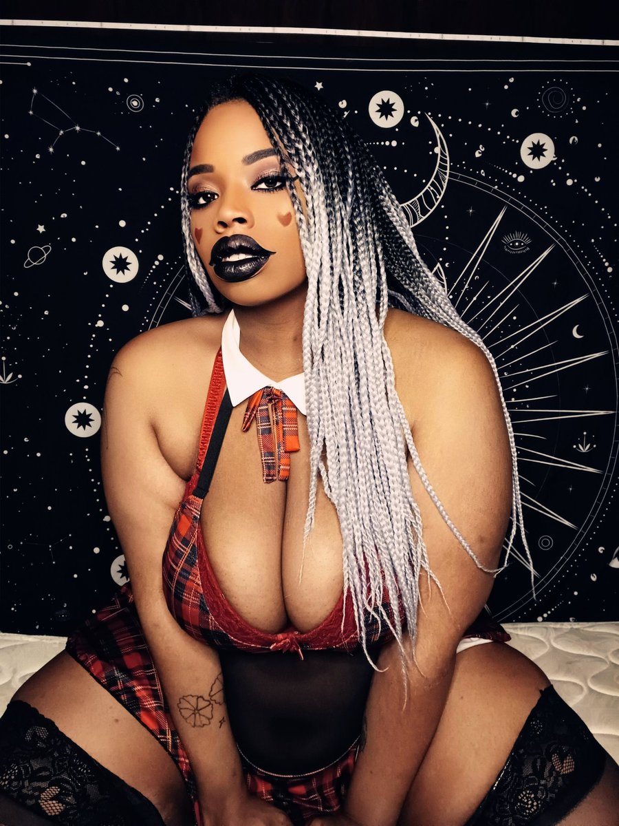 MarroonMercy's tweet photo. Black and gray,  a favorite theme of mine

#pantyfettish #Thong #camgirl #pantyfetish #usedthong #usedknickers #pregnantslut #pregnantcontent #phatbooty #ebony #onlyfans #allthingsworn https://t.co/eauKX3ICCJ