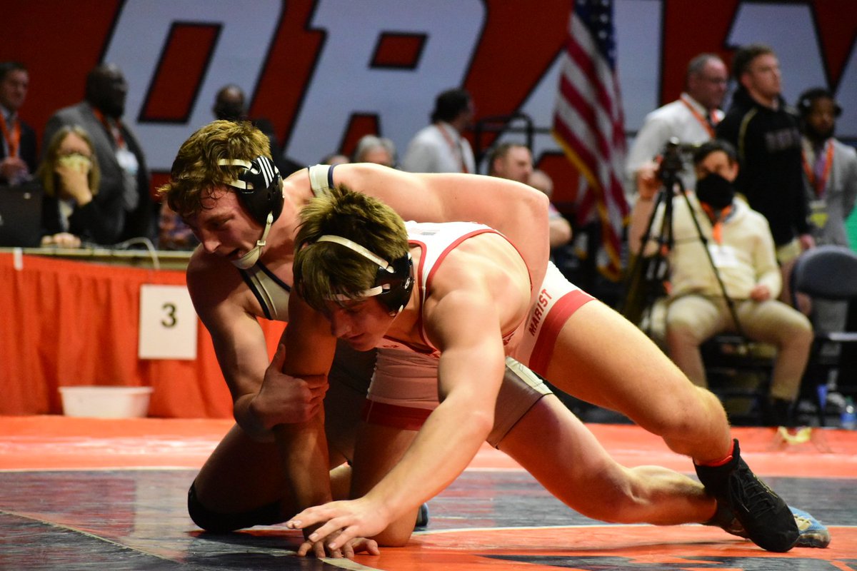 JoeC2319's tweet photo. He did it!! Jack Cummings is your 195 pound 3A state champion!!

Cummings with a second period escape and third period takedown..
 Held his ground all the way. 

Fisrt @AthleticsNTHS champ since 1974

More pics to come https://t.co/VO5WLCOmHW