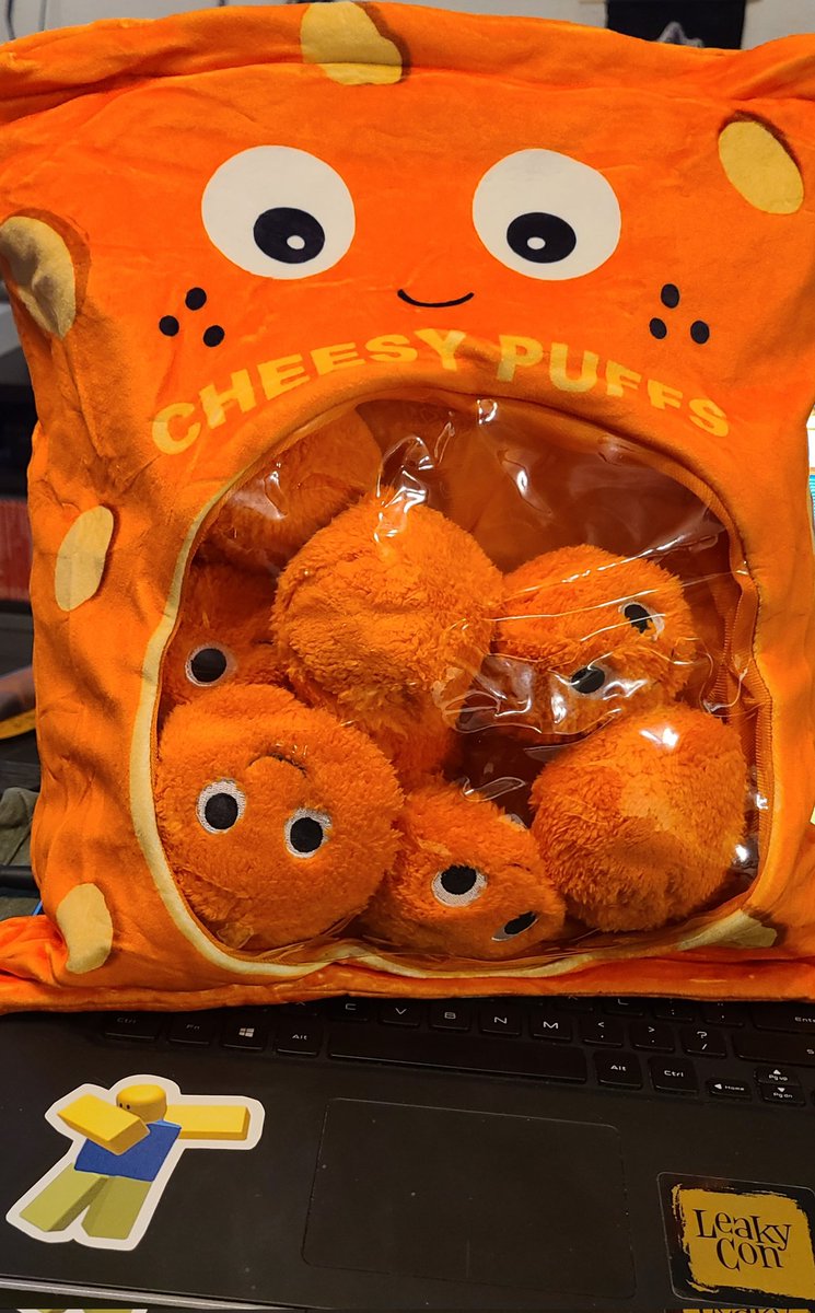 ScarlettLuvsRon's tweet photo. My Monkey Man bought me some #CheesyPoofs cuz he loves me💕❤

#CheesyPuffs #Plushie #SoCute https://t.co/tgGWptPc55
