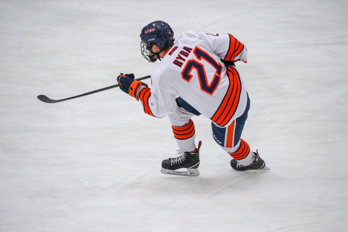 Goal🚨
#Illinois 1 - <a href="/BobcatsHockey/">Ohio Bobcat Hockey</a> 0
Scored by K. Ryba

Watch the rest of the first period with the link below! 👇
youtu.be/irxiOaAYEYM