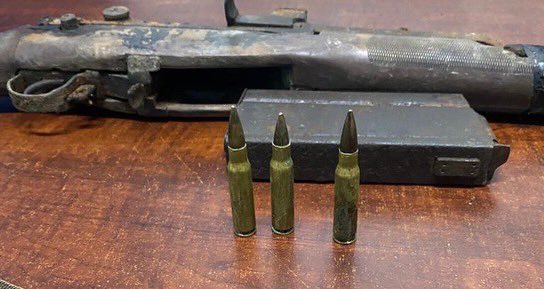 JamaicaConstab's tweet photo. One SLR rifle was seized moments ago by members of the St. Catherine North Division in Kitson Town in the parish. The lawmen were on operation in the area when the firearm and three rounds of ammunition were seized. Updates soon. #GetTheGuns #AForce4Good https://t.co/Yl4qayvE3r