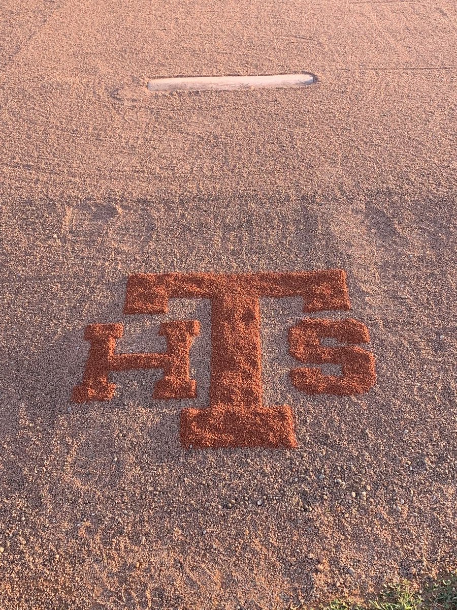 _ths_baseball's tweet photo. Mound is finished! A big thank you to @TheRealB_M  for coming out today for the rebuild! Looks great! https://t.co/g008189G6w