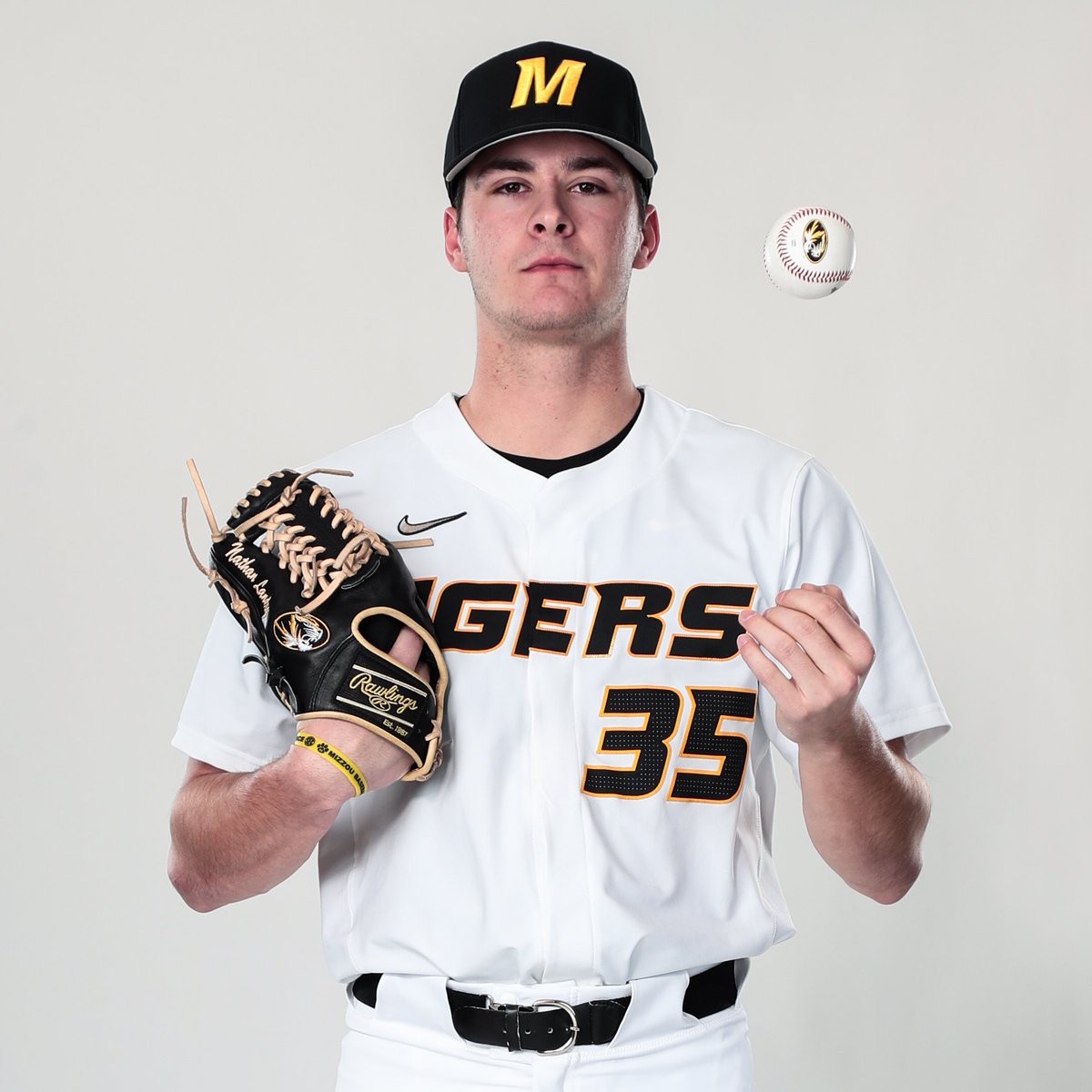 B5 | @Nate_Landry17 works around a 2-out walk to hang the zero 🚫

4-2 🐯

#MIZ | #C2E🐯⚾