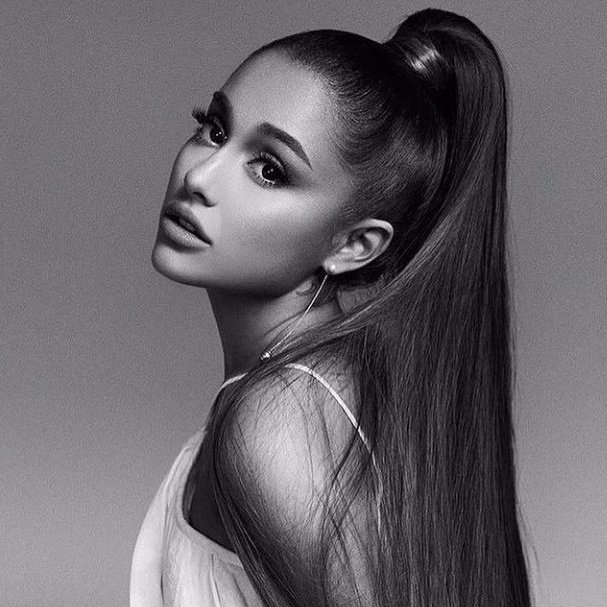 LSGRNDE's tweet photo. #Ariana and #Lisa in black &amp; white. https://t.co/9HmusCDscI