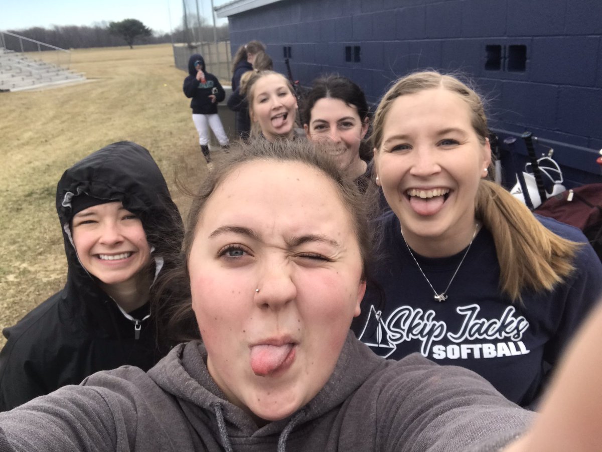 ElzeyMatt's tweet photo. The reminder to DO NOT leave your phone laying around during practice!
Love this team! #skipjacks #skipjacksoftball #chesapeakecollege https://t.co/yowSKXTyTc