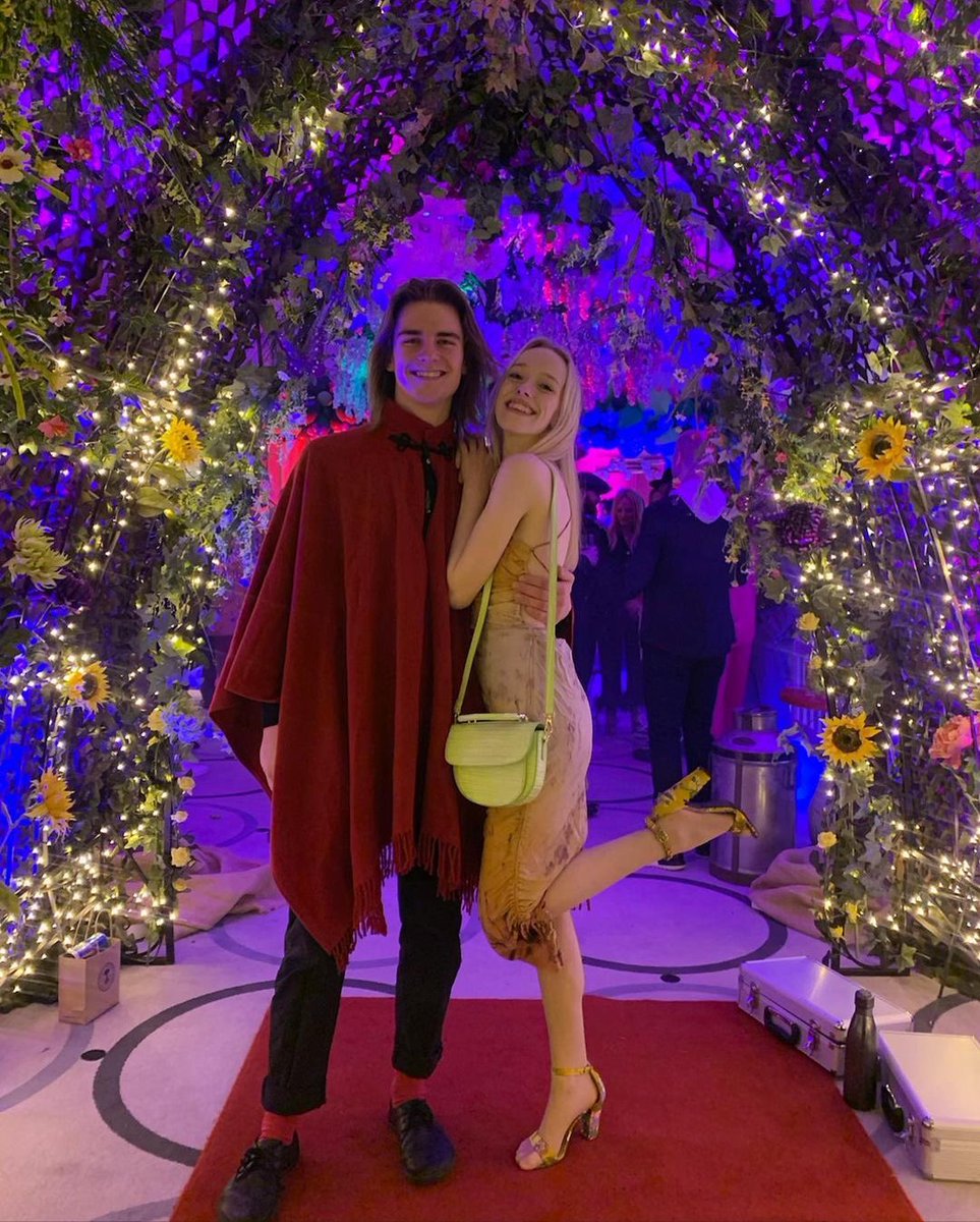AmybethBRA's tweet photo. AMYBETH NA FESTA DE ANIVERSÁRIO DA MILLIE!!!

📲 | Amybeth via Instagram. “Feliz 18 anos doce menina. Eu te amo muito 🤍” https://t.co/CNYvE4i43i