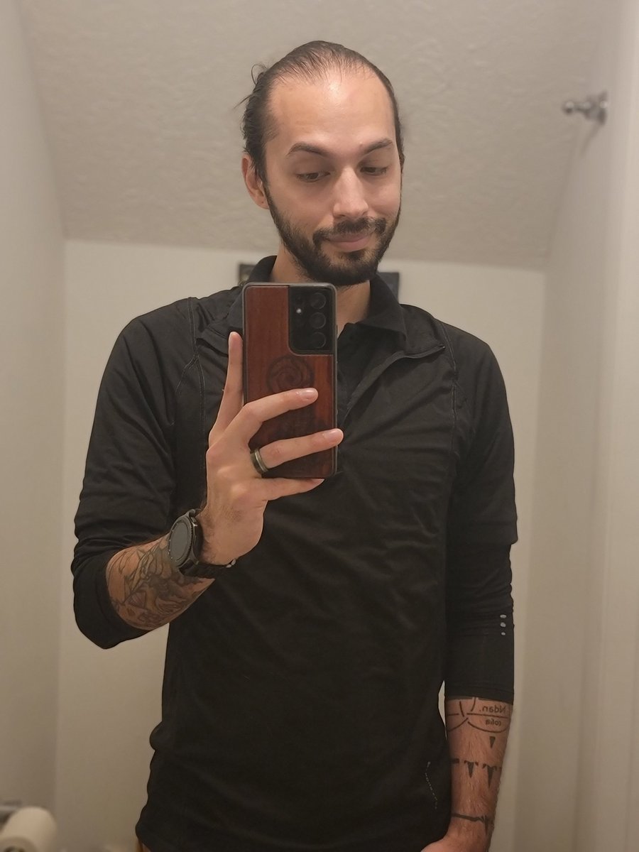 greshk_'s tweet photo. Feelin this work fit, things I'm not currently feeling:

The glare of the light off my fucking forehead. 

At least I'm cute.

https://t.co/m18zW153Z7

#entertainer #contentcreator #confidence #guyswithtattoos #anime #funny #mentalhealthawareness #mentalhealthmatters #funny https://t.co/QkLHQaFe7W